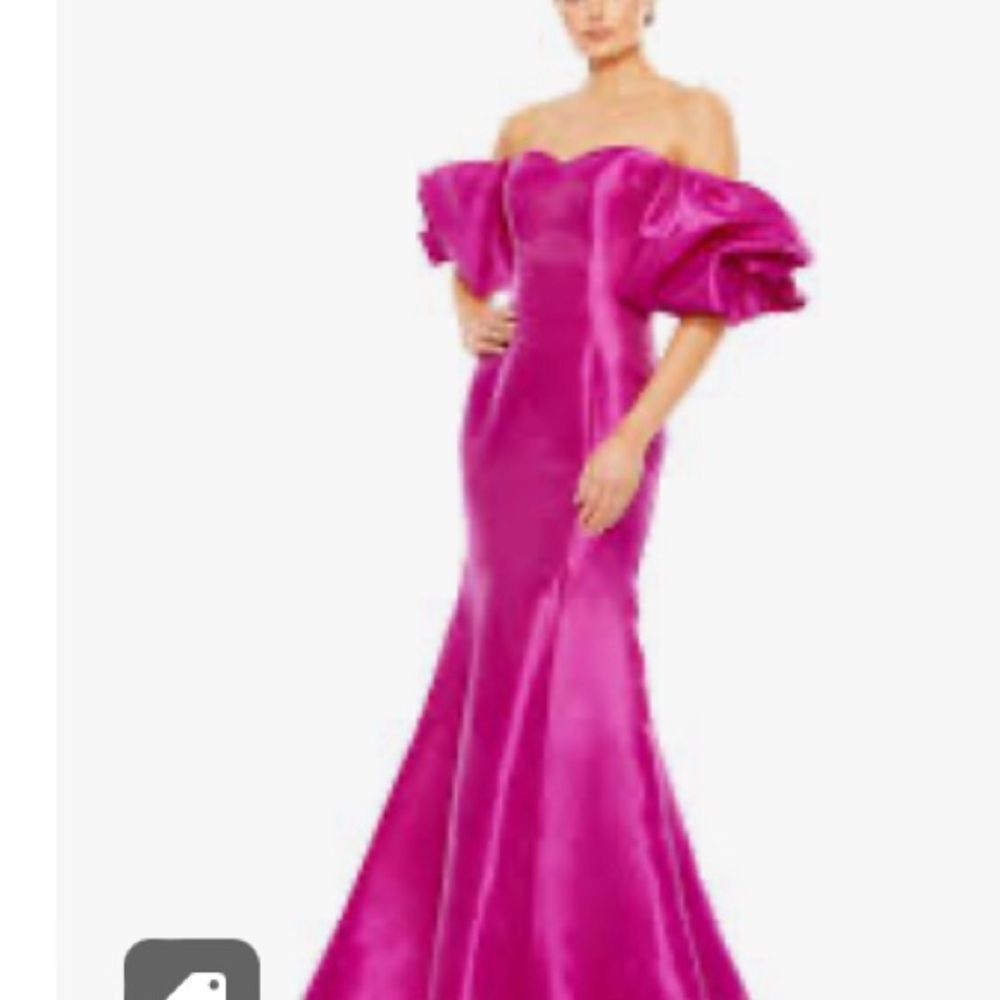 Gorgeous MacDuggal Gown. Size 6
